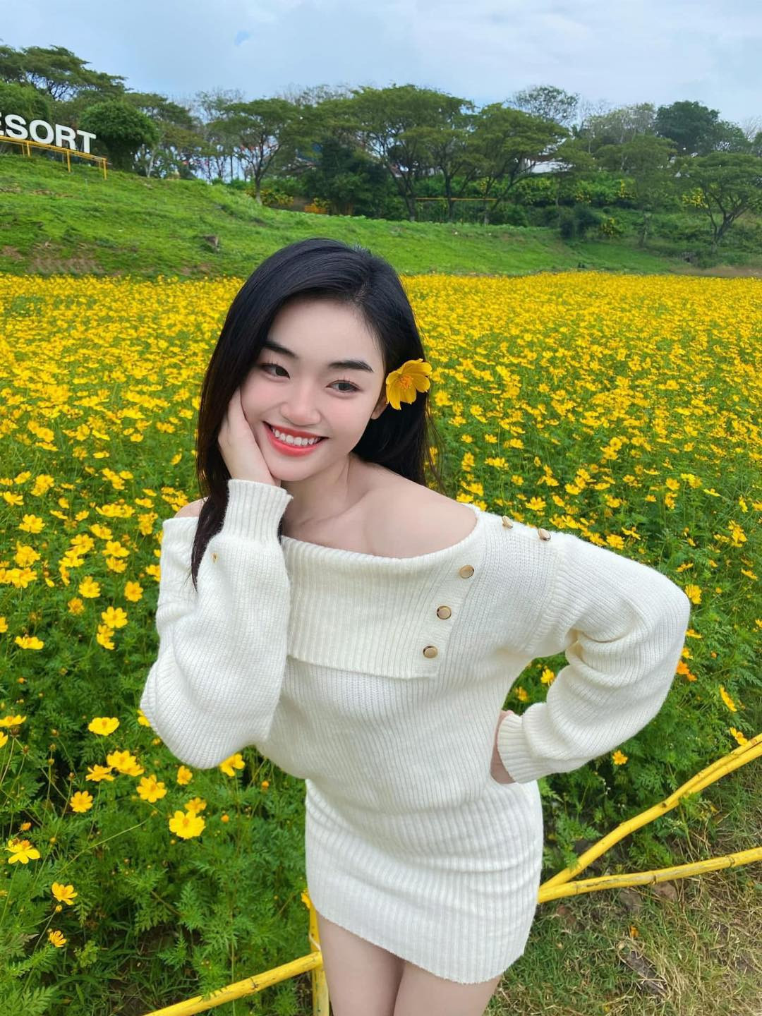 Nhan sắc đời thường gây bàn tán của Miss Grand Việt Nam 2025