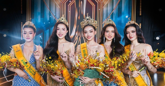 Tân Hoa hậu Hòa bình Việt Nam 2025 có bố là thợ hồ, mẹ bán vé số