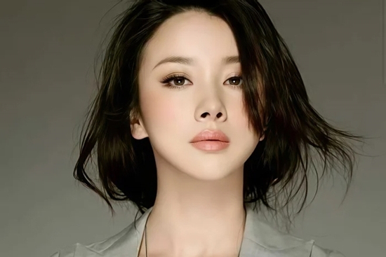 'Đệ nhất mỹ nhân cổ trang': Tuyên bố ly hôn, từng đưa con đi xét nghiệm ADN vì bị chồng chối bỏ