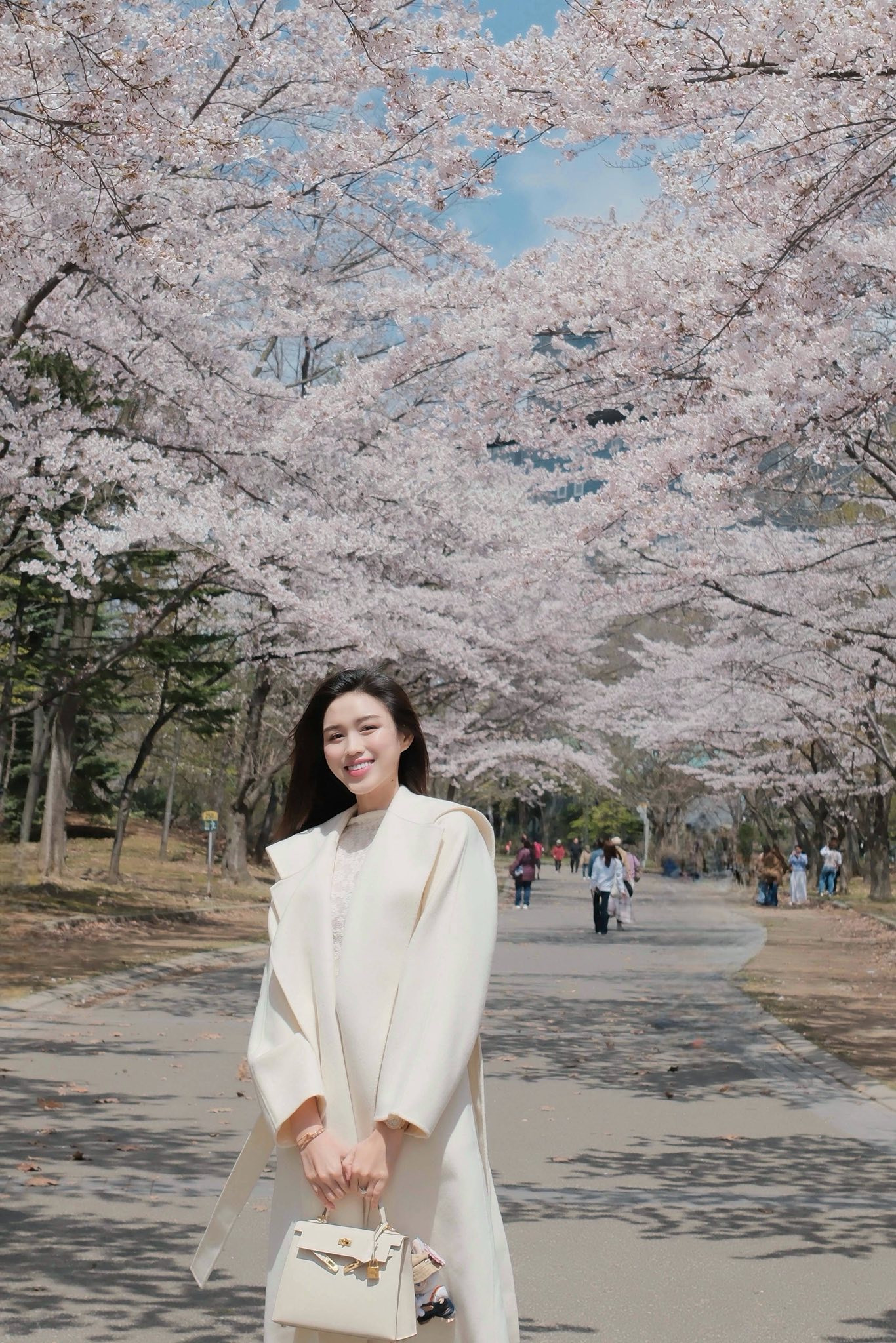 Sắp làm dâu hào môn Đỗ Thị Hà bị phát hiện xài đi xài lại chiếc túi hiệu 700 triệu