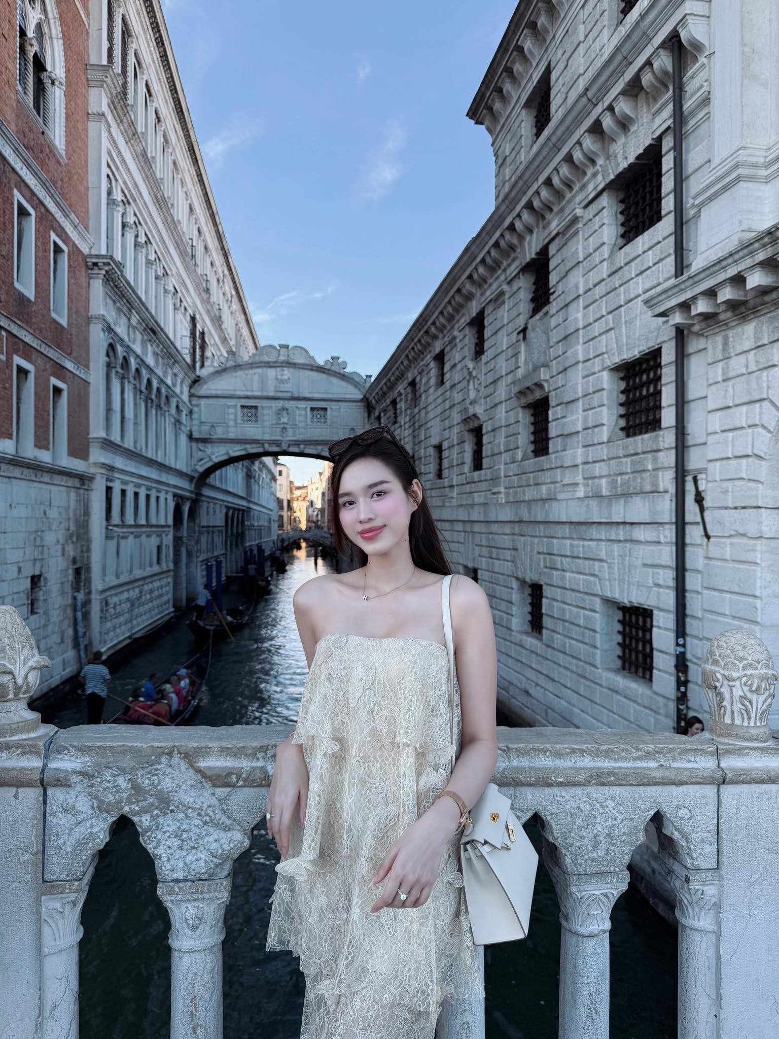 Sắp làm dâu hào môn Đỗ Thị Hà bị phát hiện xài đi xài lại chiếc túi hiệu 700 triệu