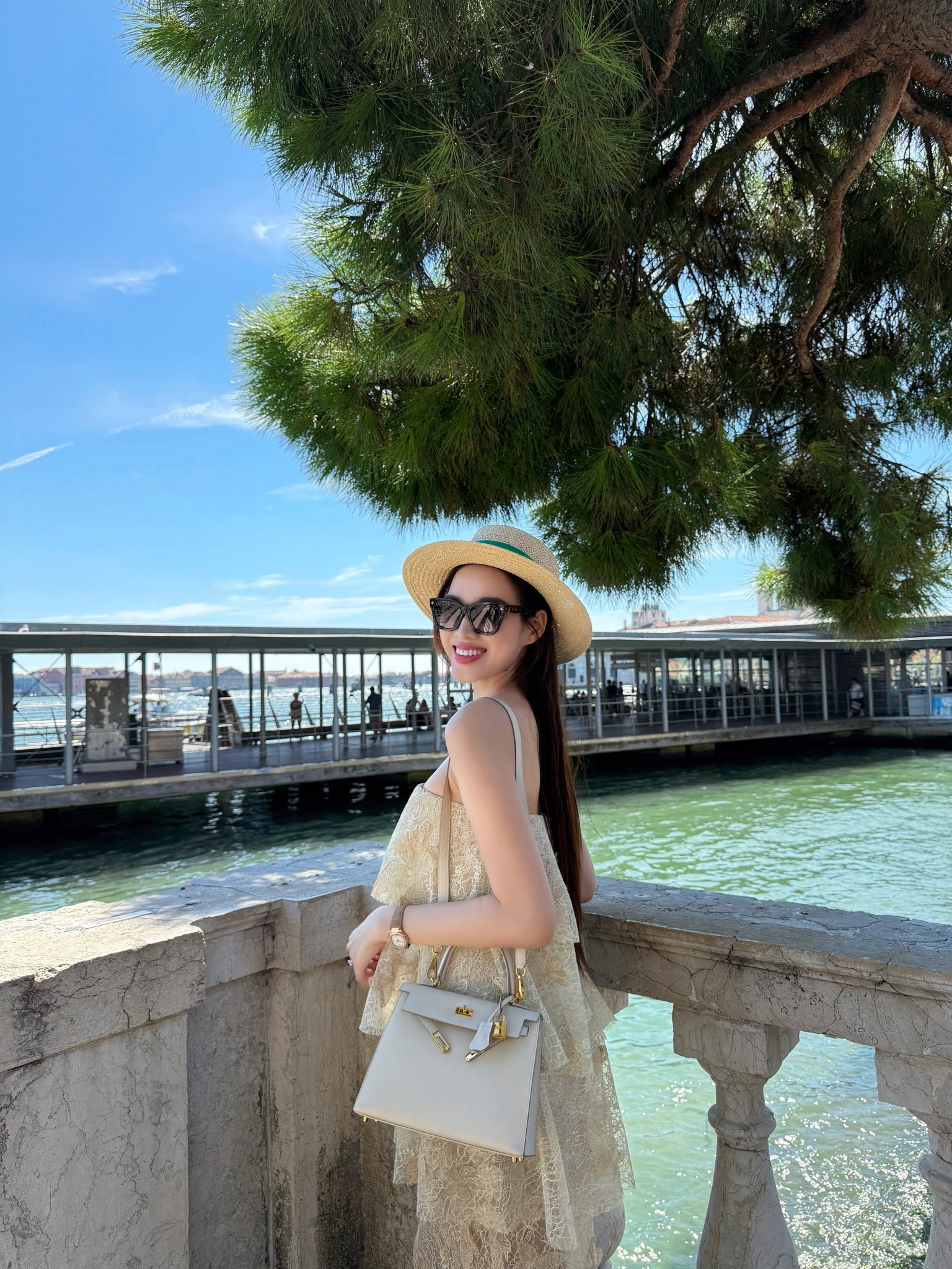 Sắp làm dâu hào môn Đỗ Thị Hà bị phát hiện xài đi xài lại chiếc túi hiệu 700 triệu