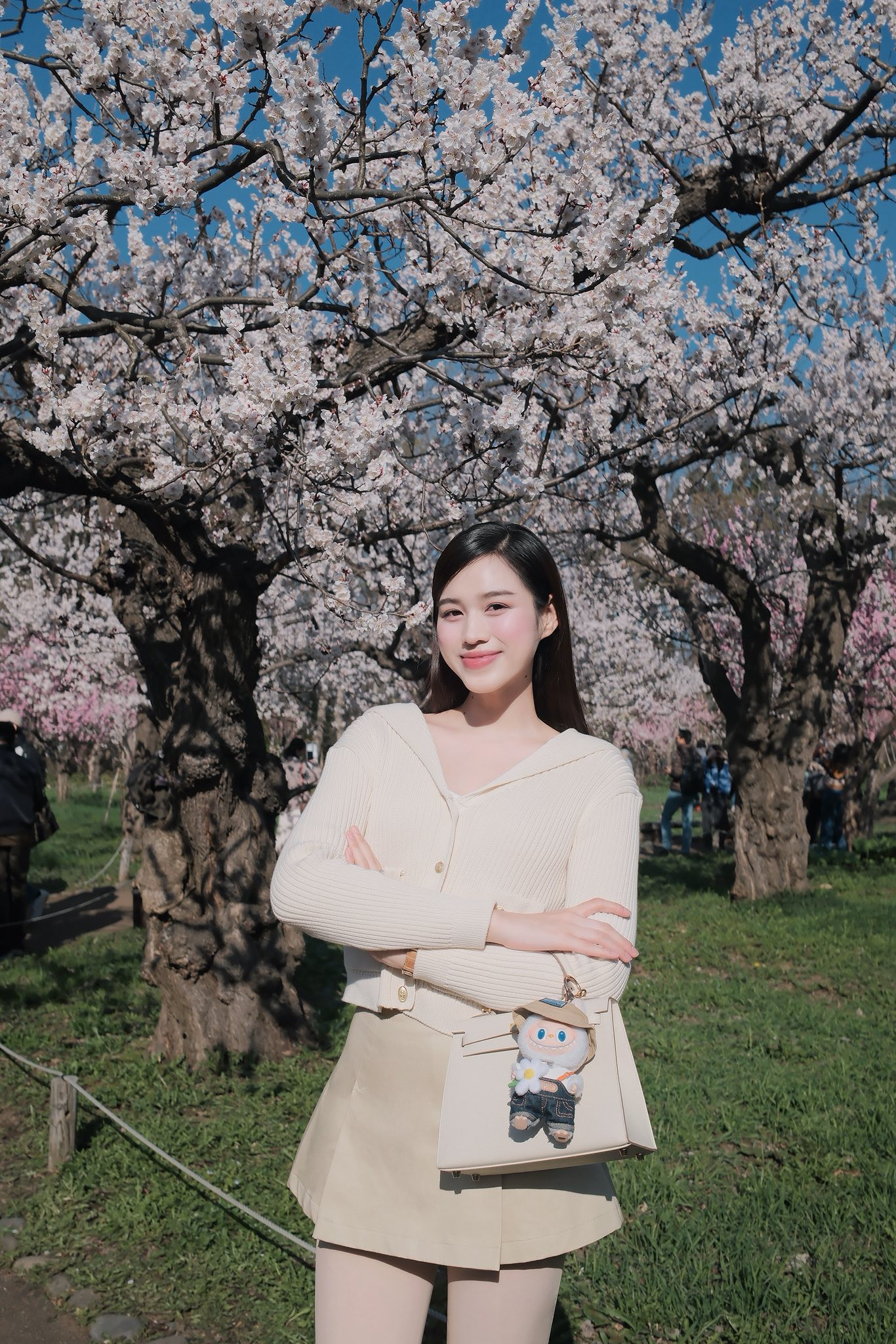 Sắp làm dâu hào môn Đỗ Thị Hà bị phát hiện xài đi xài lại chiếc túi hiệu 700 triệu