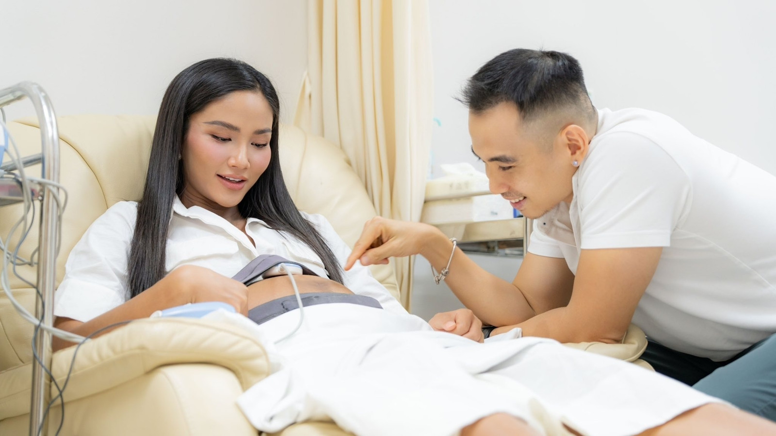 HHen Niê chia sẻ ảnh ông xã nằm đất và sự thật phía sau khiến cư dân mạng ngưỡng mộ