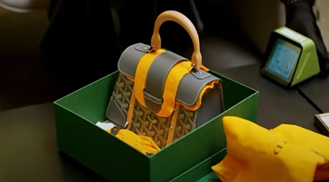 Chiếu túi Phương Oanh flex với hội phú bà Gió Ngang Khoảng Trời Xanh xịn xò cỡ nào