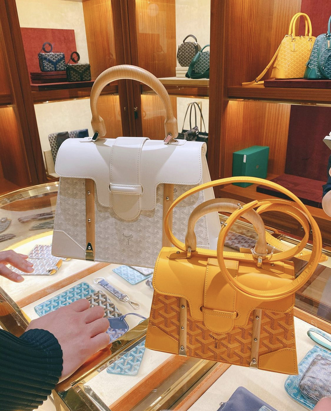 Chiếu túi Phương Oanh flex với hội phú bà Gió Ngang Khoảng Trời Xanh xịn xò cỡ nào