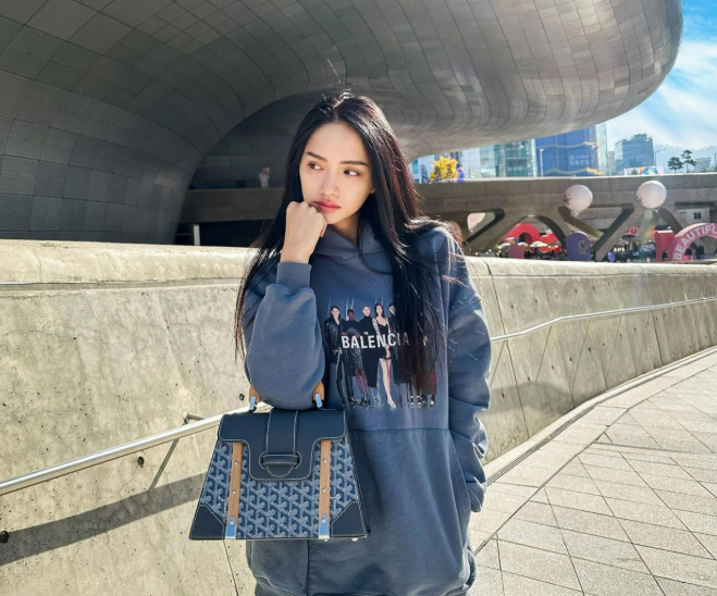 Chiếu túi Phương Oanh flex với hội phú bà Gió Ngang Khoảng Trời Xanh xịn xò cỡ nào