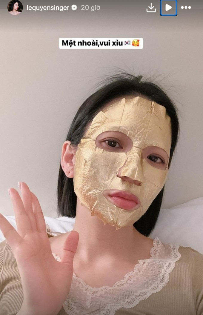 Lệ Quyên kèn cựa Huyền Baby với mốt dát vàng 24k lên mặt đúng kiểu phú bà