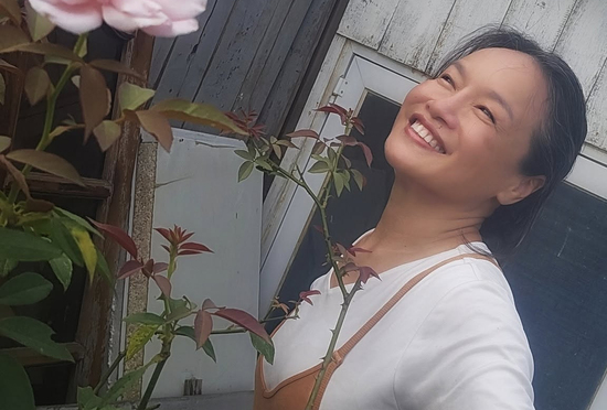 Vẻ ngoài mộc mạc của nghệ sĩ Tú Oanh 'Gió ngang khoảng trời xanh'