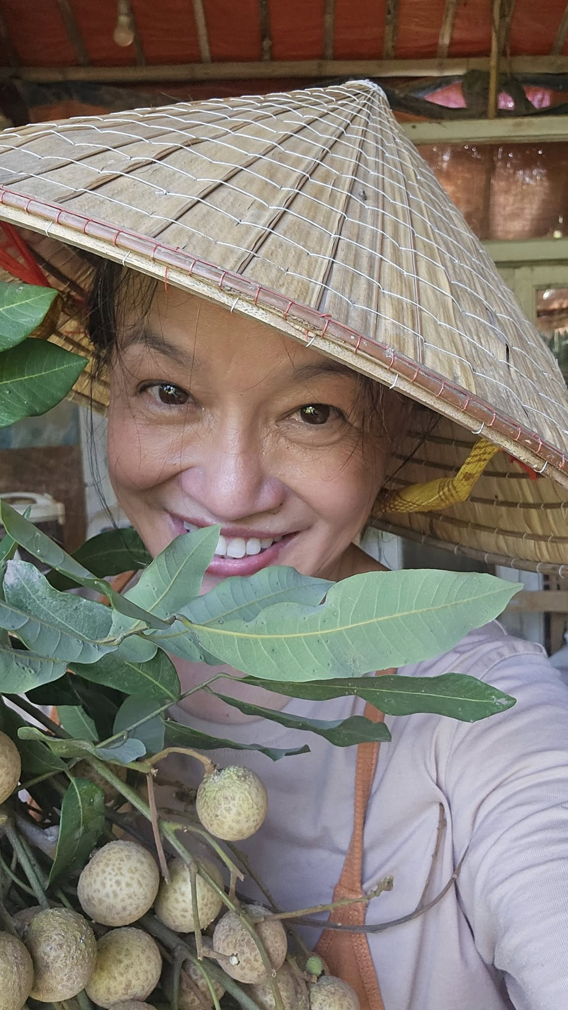 Vẻ ngoài mộc mạc của nghệ sĩ Tú Oanh 'Gió ngang khoảng trời xanh' - Ảnh 7.