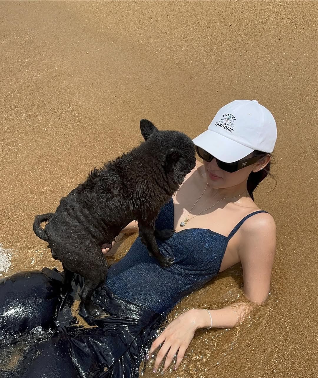 Lâu lắm rồi mới thấy Hiền Hồ diện bikibi trở lại vóc dáng hiện tại ra sao