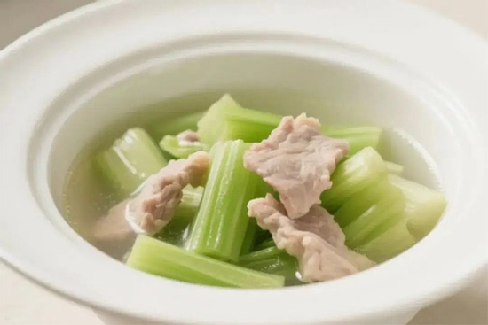 Mất ngủ do gan nóng, nên thường xuyên nấu 4 món canh này để ngủ sâu hơn