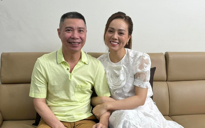 Vợ Công Lý bất ngờ chia sẻ hình ảnh chồng run rẩy sợ hãi khi ở bệnh viện