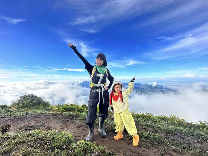Bơ cùng mẹ chinh phục một trong 5 đỉnh núi cao nhất Việt Nam.