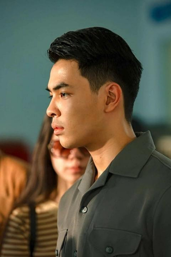 Con trai Thái Hòa có vai nhờ clip tập tạ