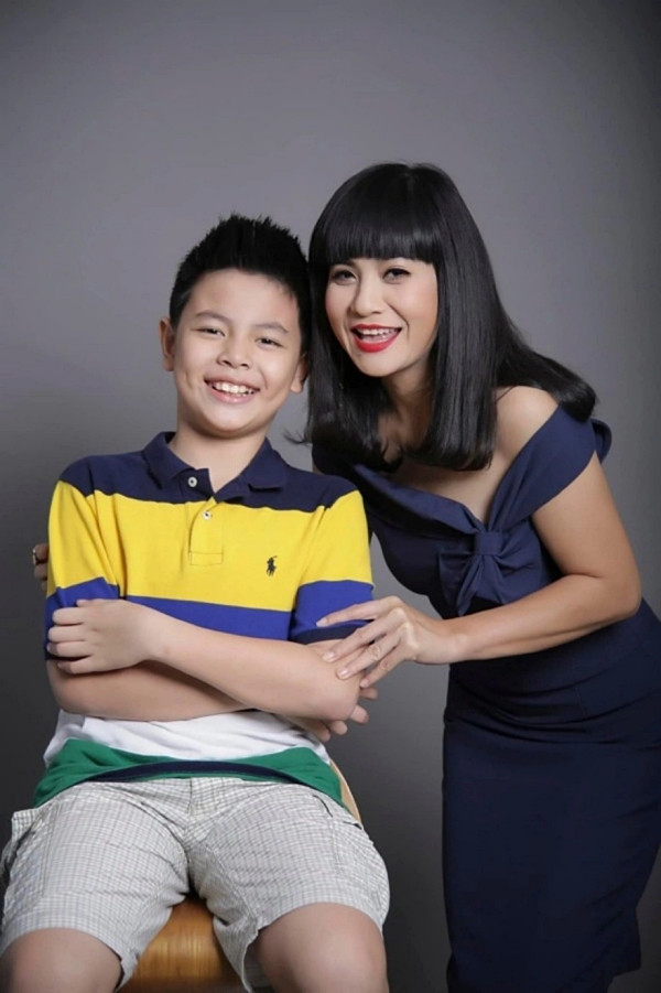 Con trai Thái Hòa có vai nhờ clip tập tạ