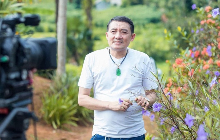 Danh hài vẫn miệt mài chạy show ở tuổi 50.