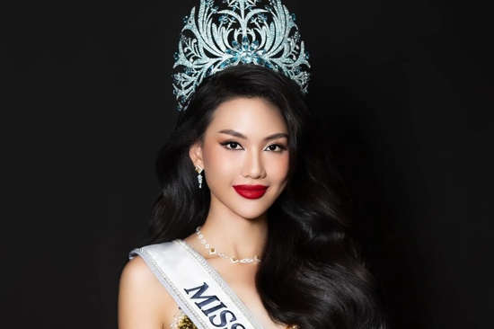 Hoa hậu Bùi Quỳnh Hoa gửi đơn tố cáo sau vụ bị dọa tung clip nhạy cảm