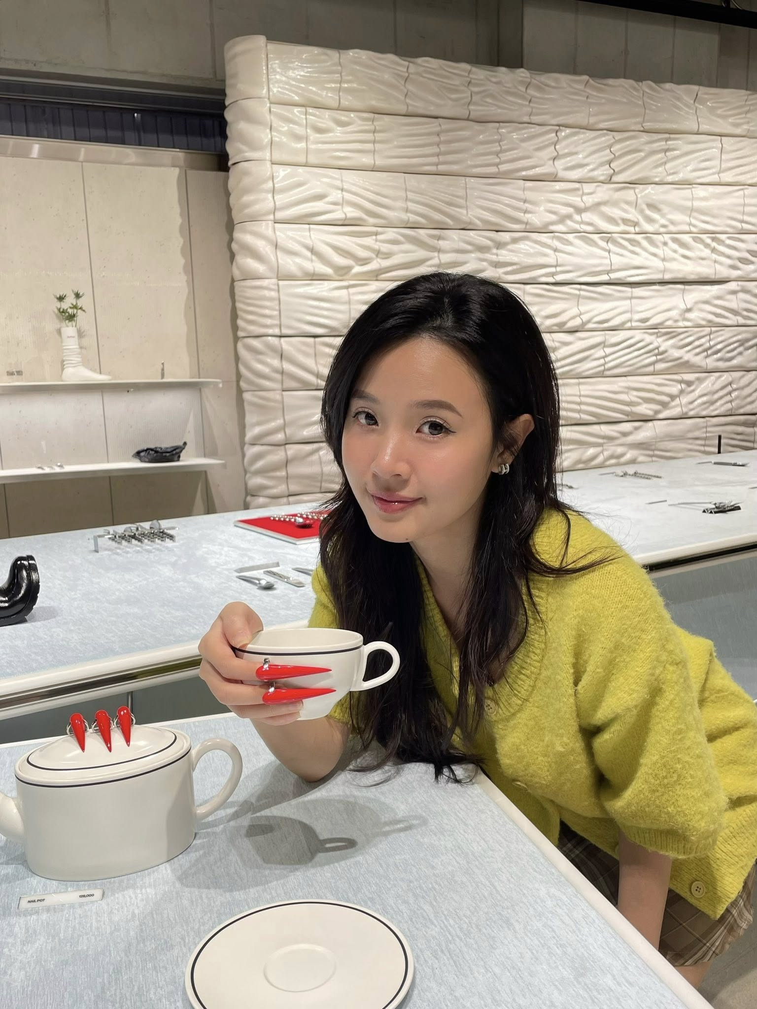 Midu và chồng du lịch Hàn Quốc ngỡ ngàng diện mạo thiếu gia Minh Đạt