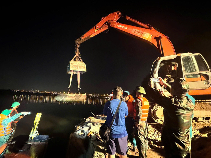 Hai quả bom sẽ được di dời và hủy nổ tại trường Bắn Cấm Sơn.