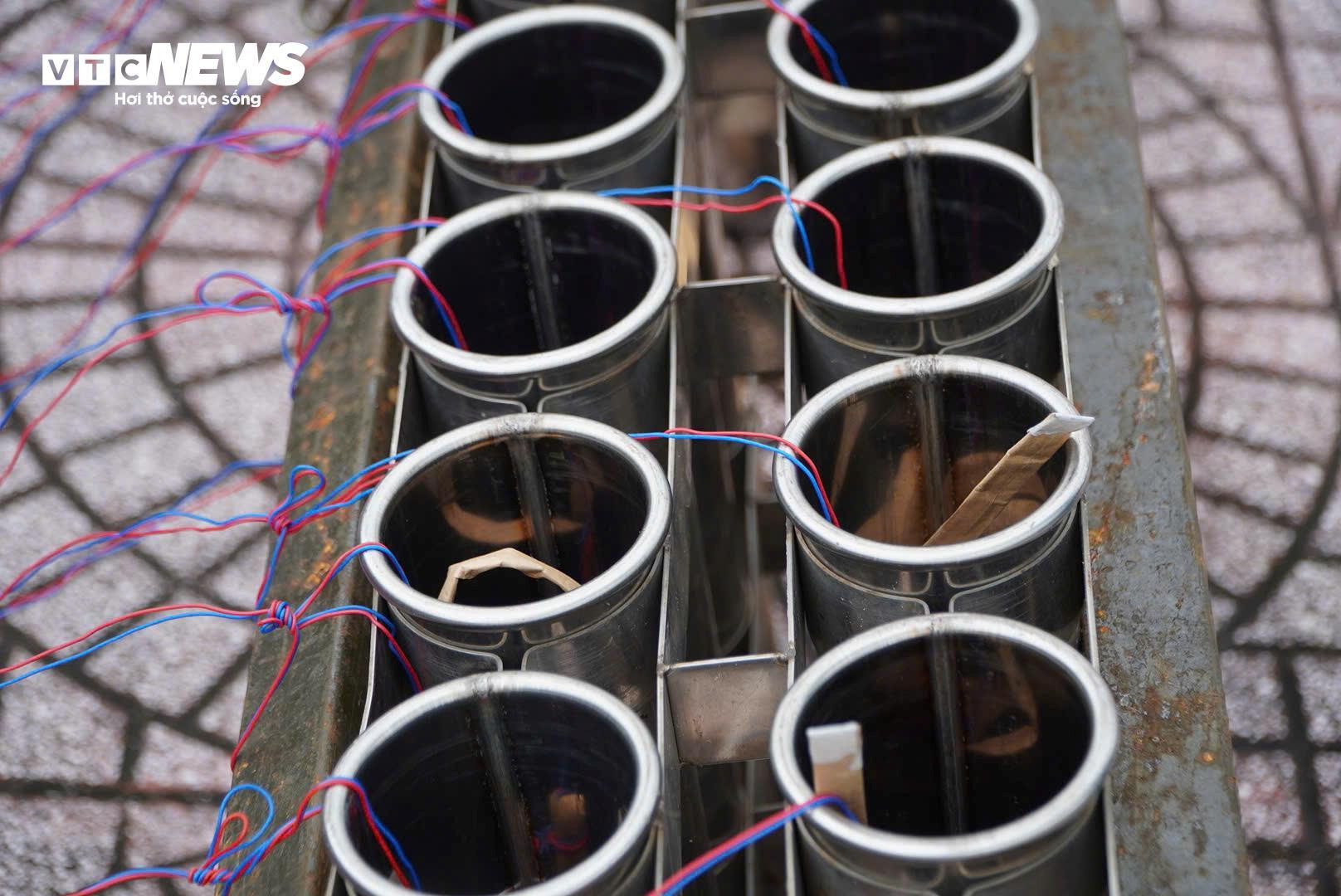 Cận cảnh trận địa pháo hoa ở TP.HCM trước giờ khai hỏa mừng Quốc khánh 2/9 - 9