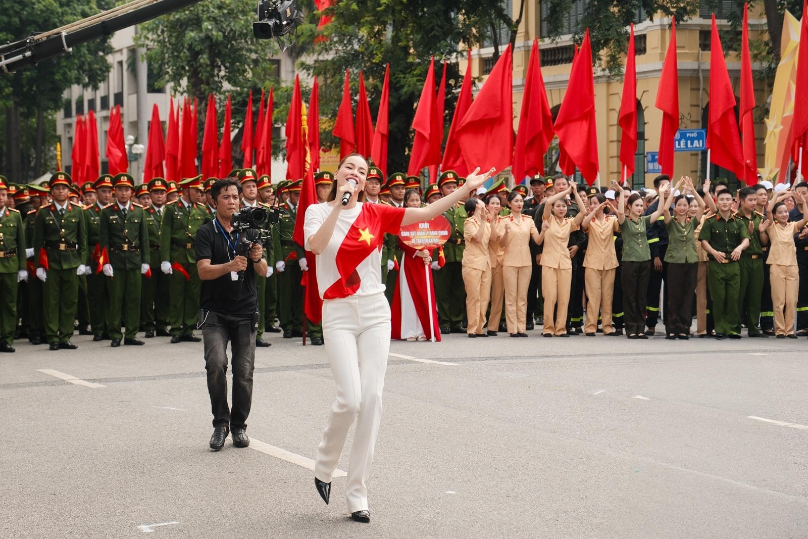 Hồ Ngọc Hà xin lỗi về việc vắng bóng tại Đại lễ 29