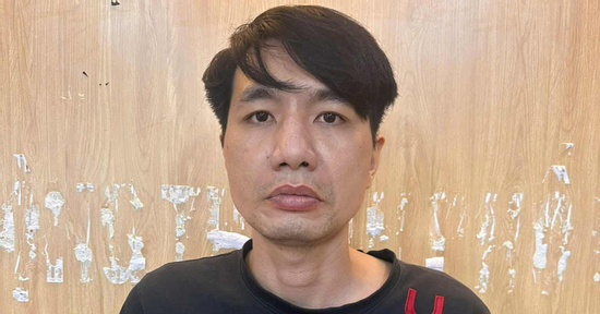 'Cay cú' vì bị xử phạt, người đàn ông phá hoại xe CSGT