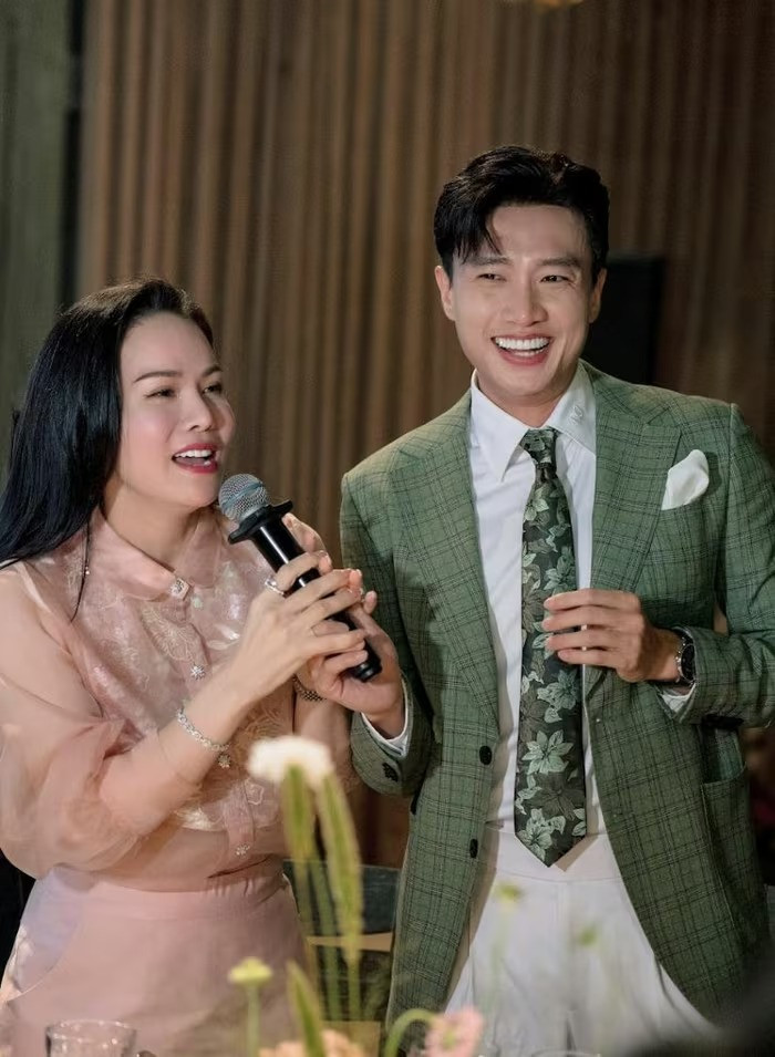 Đám cưới cổ tích của Hồ Quang Hiếu và bà xã kém 17 tuổi dàn sao khủng Vbiz góp mặt