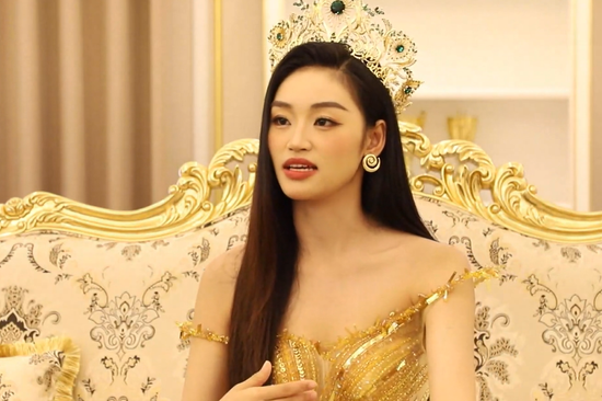 Hoa hậu Hòa bình Việt Nam 2025: 'Mẹ khóc khi đọc bình luận ác ý về tôi'