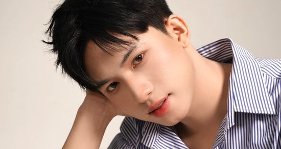 Nam sinh từng 'gây sốt' vì điển trai, tốt nghiệp loại giỏi ngành Sư phạm Văn