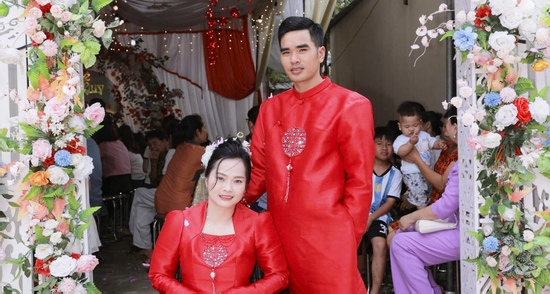 Từ bức ảnh chăn bò trên mạng, chàng trai Ninh Bình 'tìm' cưới cô gái liệt 2 chân