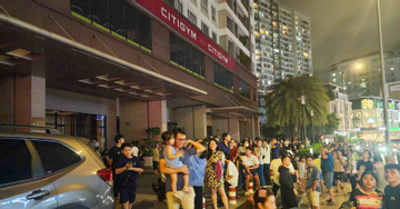 Cháy chung cư ở TPHCM, hàng trăm người tháo chạy trong đêm