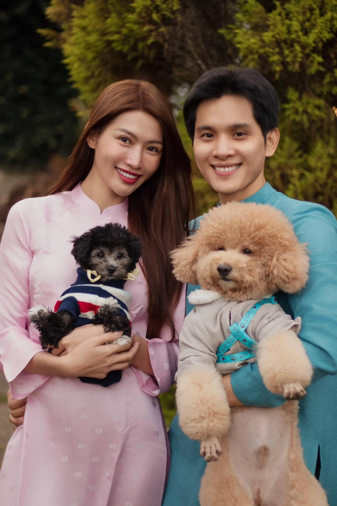 Á hậu Quỳnh Châu khoe nhẫn đính hôn chính thức nhận lời cầu hôn sau hơn 1 năm giữ kín