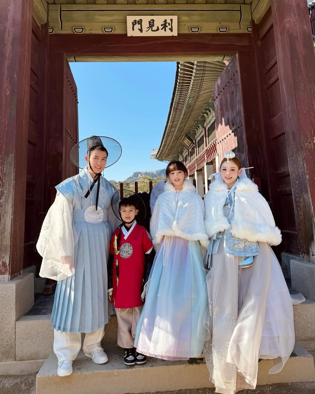 Con gái 12 tuổi Huyền Baby càng lớn càng xinh sống sang chảnh là bản sao hoàn bảo của mẹ