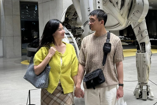 Midu bị soi nhan sắc 'lạ lẫm', tất cả chỉ vì chồng thiếu gia