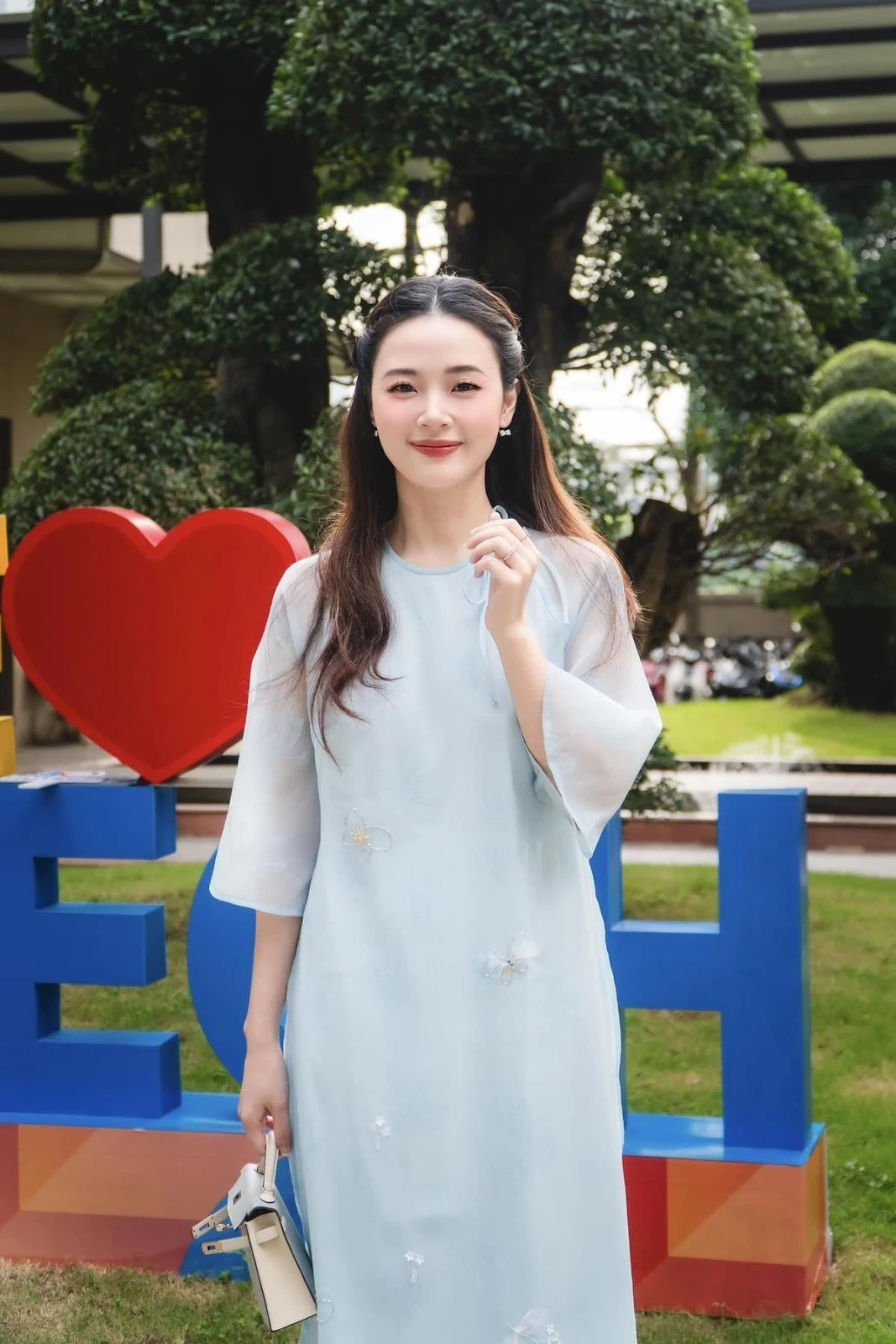 Midu dính nghi vấn mang thai con đầu lòng qua loạt dấu hiệu khó chối