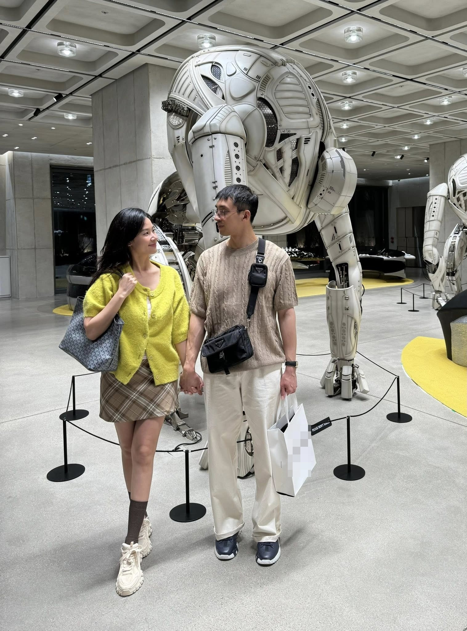 midu va chong du lich han quoc d.jpg