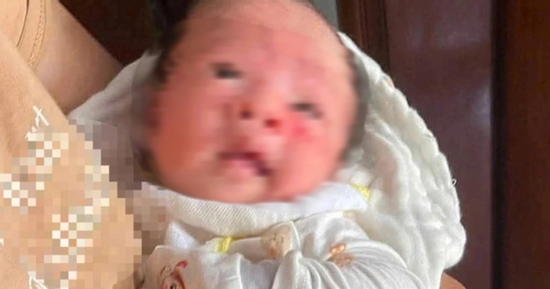 Bé gái sơ sinh bị bỏ rơi với tờ giấy ghi tên 