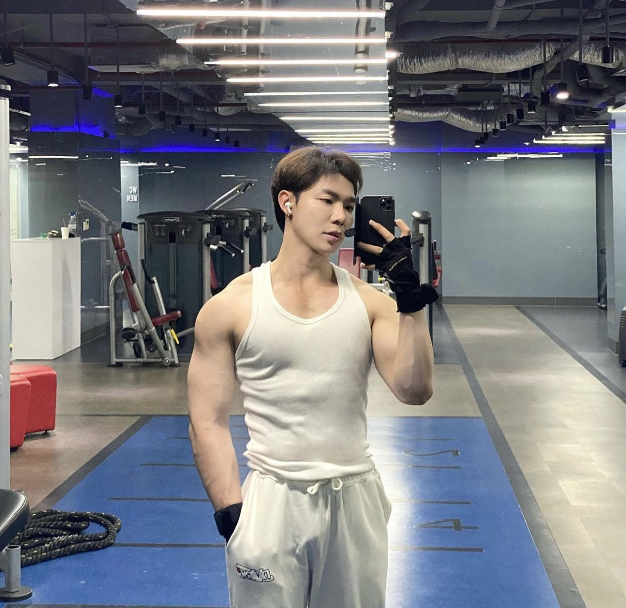 Erik phát tướng vướng tin đồn bầu 5 tháng chuyện gì đây