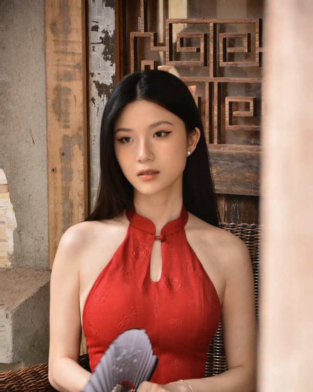 Hot girl Diệp Phương Linh đang khiến cả cõi mạng bàn tán là ai