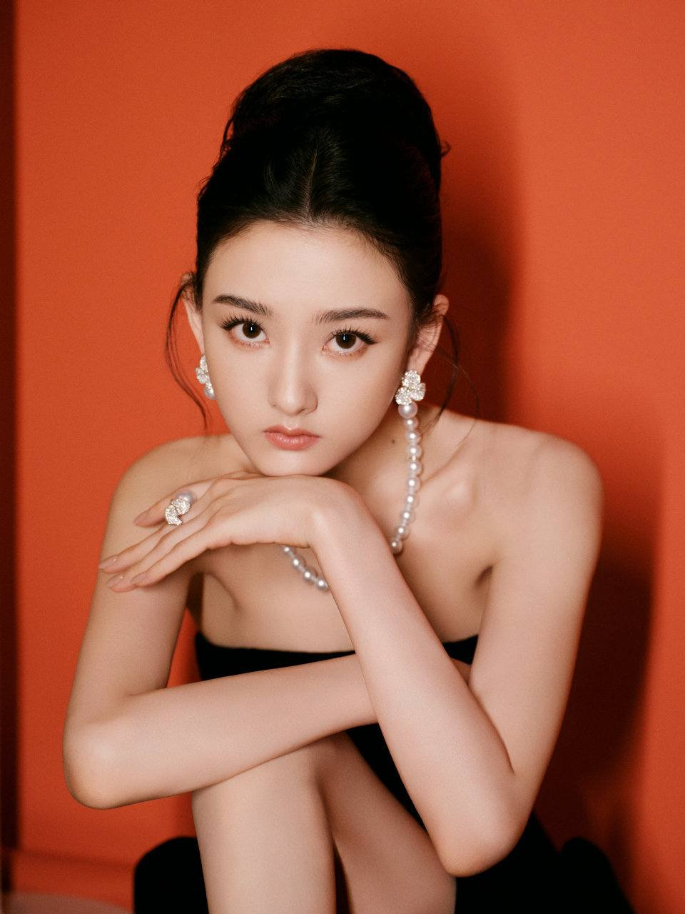 Kể từ ngày mai, thứ Tư 24/9/2025, 3 con giáp 'sa chân vào hố vàng', tài lộc tăng tiến không ngừng, thoải mái ngồi rung đùi hưởng lộc - Ảnh 1