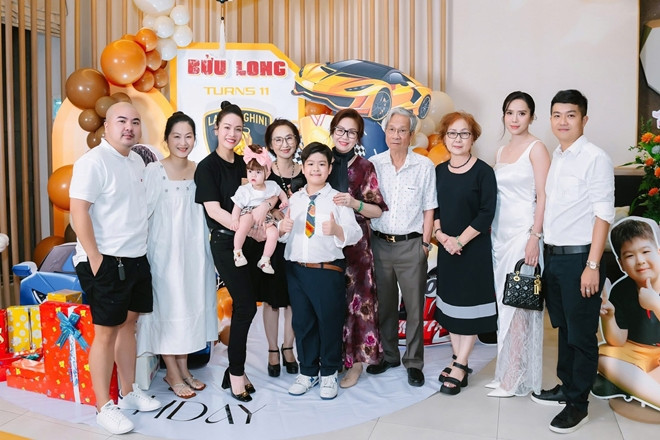 Nhật Kim Anh nói gì khi bị so sánh với bạn gái mới của chồng