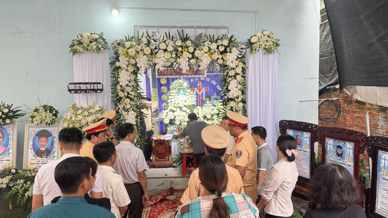 TP HCM: Chia sẻ mất mát với gia đình nạn nhân trong vụ tai nạn khiến 3 mẹ con tử vong- Ảnh 6.