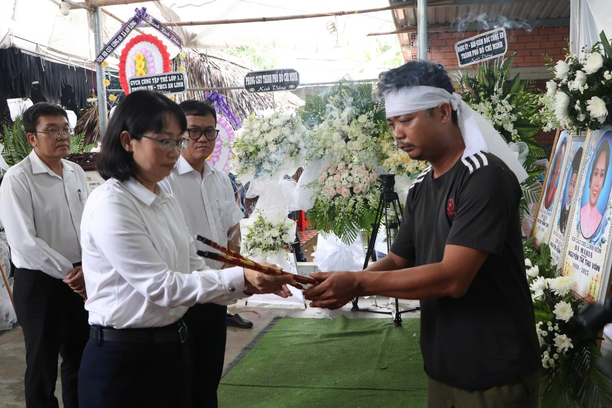 TP HCM: Chia sẻ mất mát với gia đình nạn nhân trong vụ tai nạn khiến 3 mẹ con tử vong- Ảnh 1.