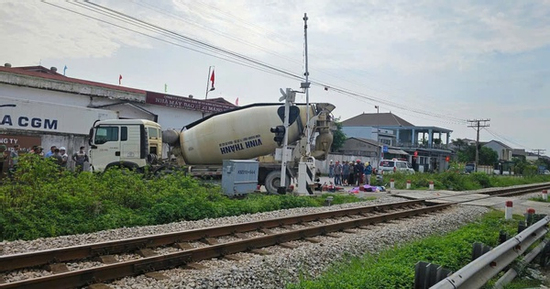 Bị xe bồn cán qua người, 2 phụ nữ tử vong tại chỗ