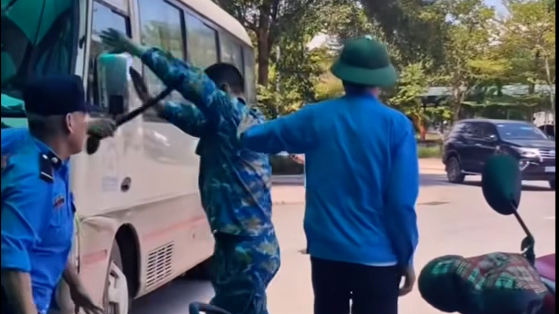 bv 500 giuong.00_00_03_02.Still001.jpg