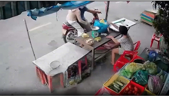 Người phụ nữ tử vong sau khi bị cướp điện thoại: Chân dung 2 đối tượng, cướp xong đi nhà nghỉ