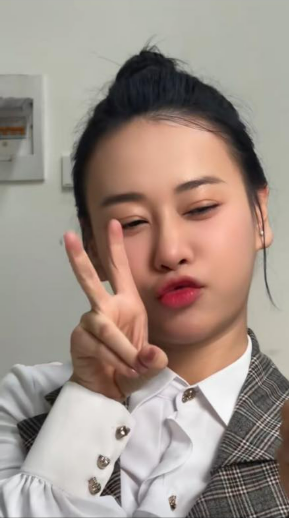 Ảnh quá khứ chưa từng công bố của Phương Oanh