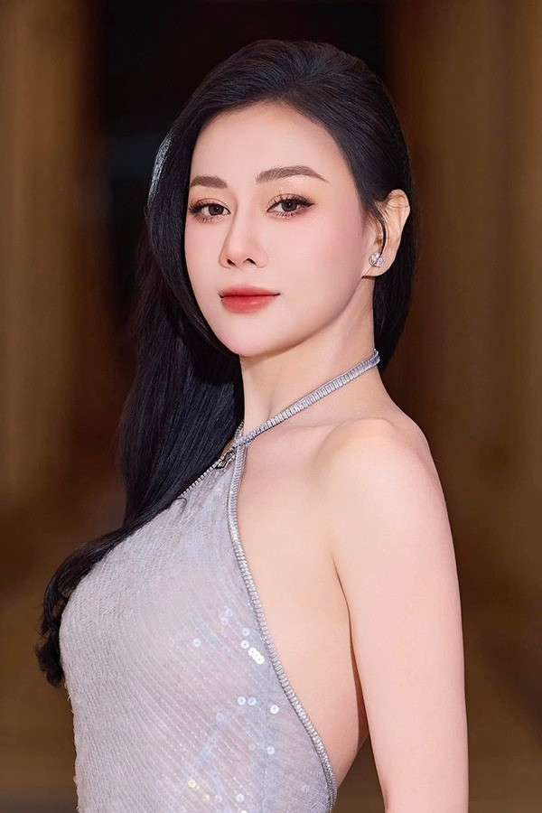 Ảnh quá khứ chưa từng công bố của Phương Oanh