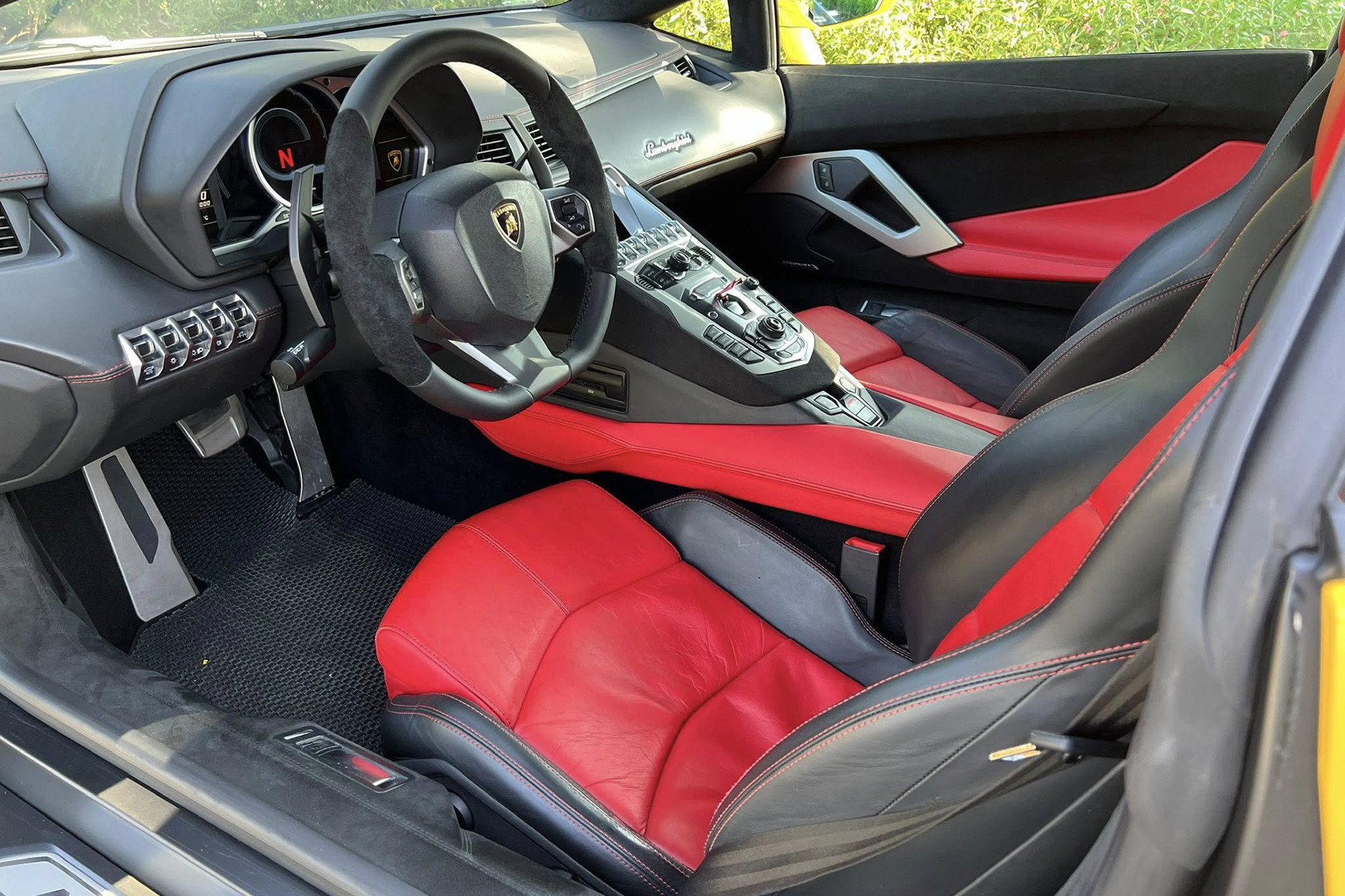 aventador vang 6.jpg